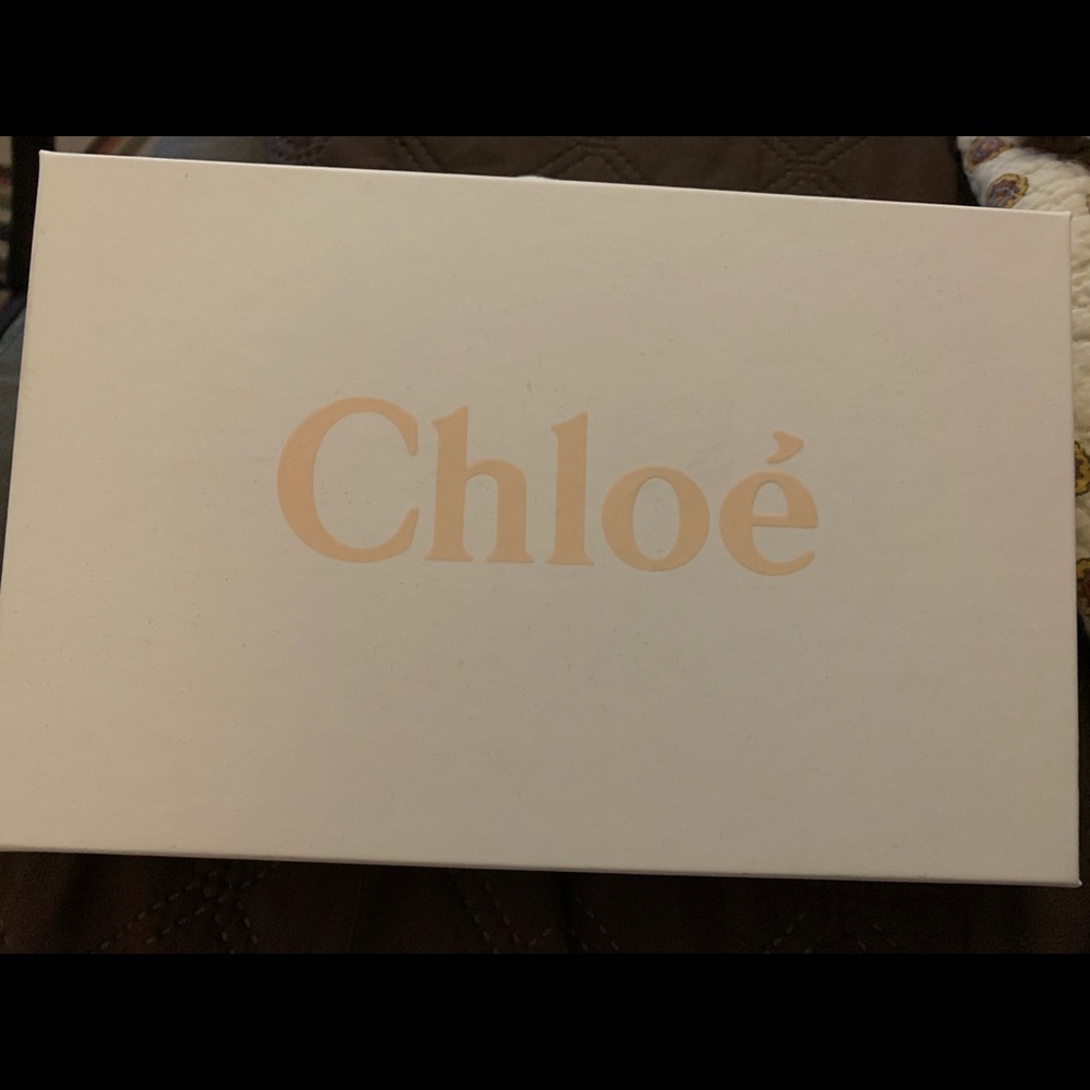 I am selling a clutch original Chloe never used